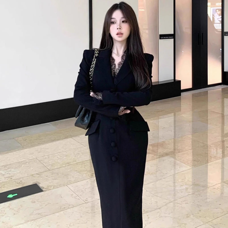 2025秋法式赫本风蕾丝边连衣裙女内搭气质通勤高级感小黑裙子