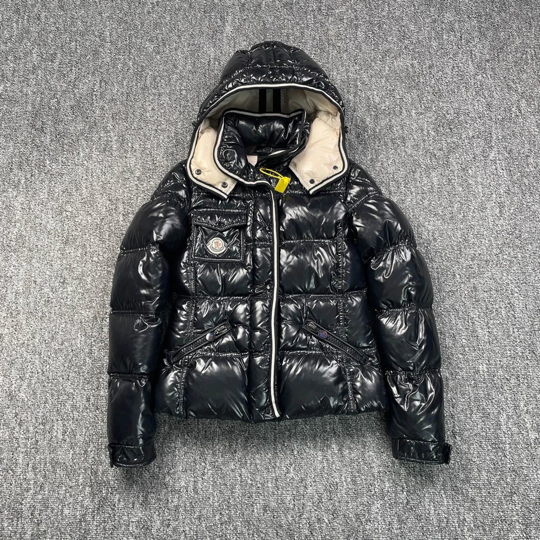 99新 MONCLER 5653/黑色logo贴饰连帽羽绒服外套/0码
