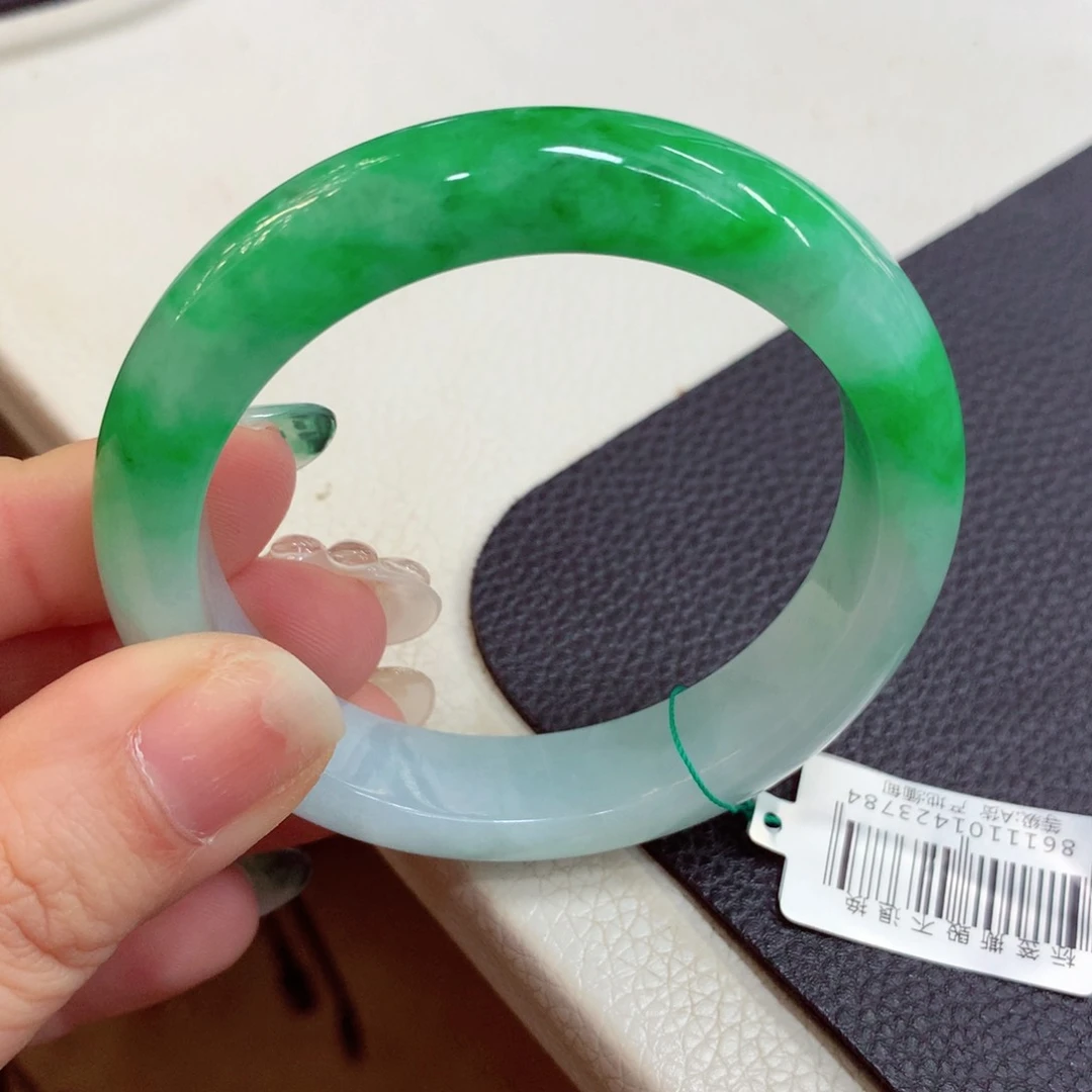 未镶嵌手镯翡翠缅甸