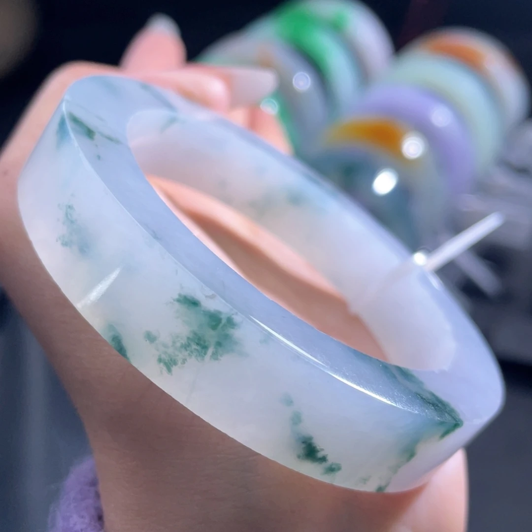 未镶嵌翡翠手镯定制翡翠