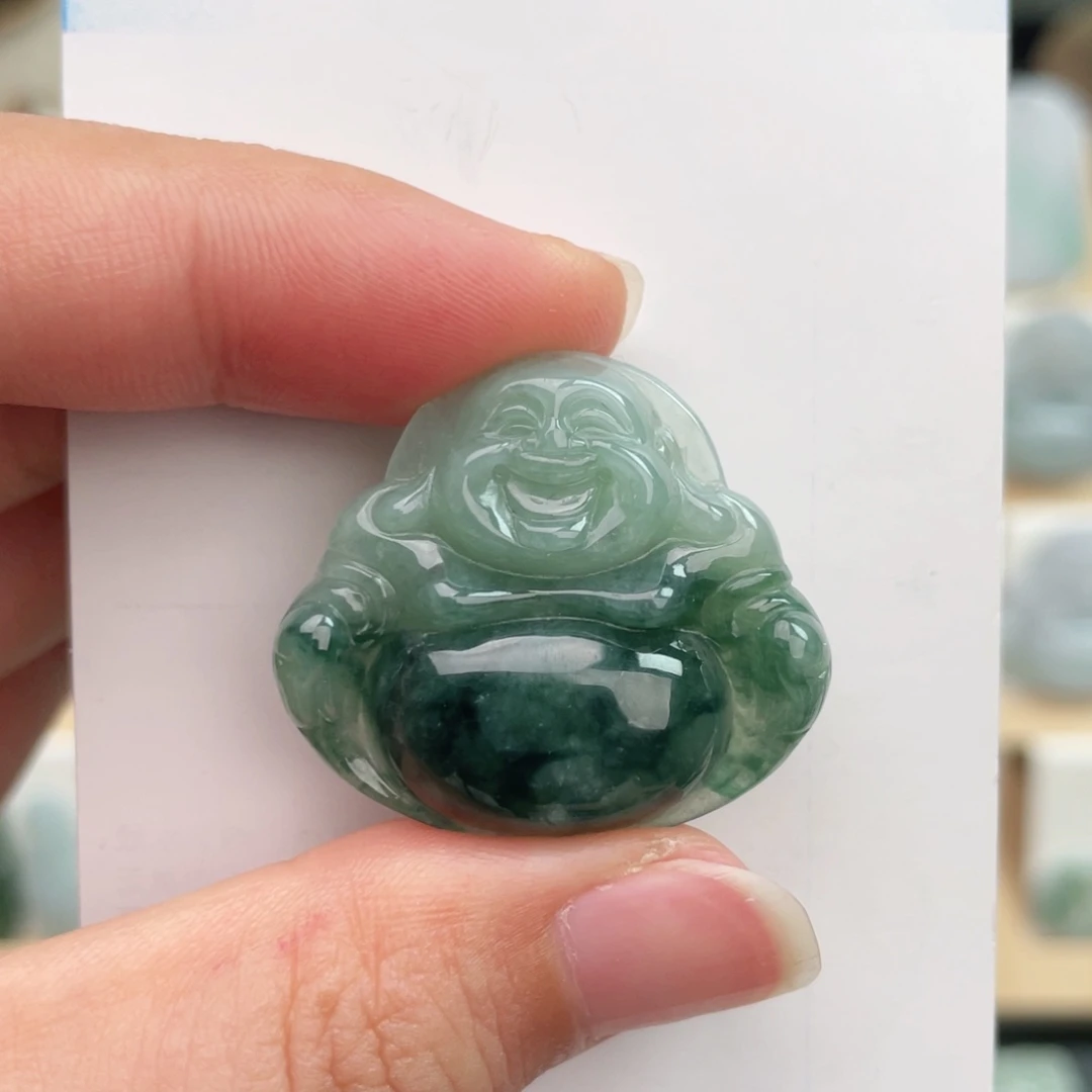 翡翠未镶嵌颈饰佛公