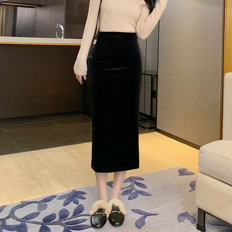 丝绒半身裙女设计款开叉包臀裙2025春秋气质修身显瘦中长款一步裙