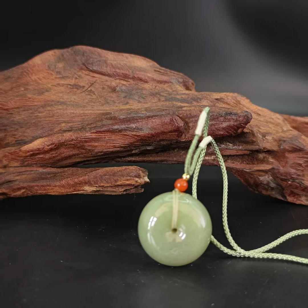 Q和田玉平安扣吊坠1231