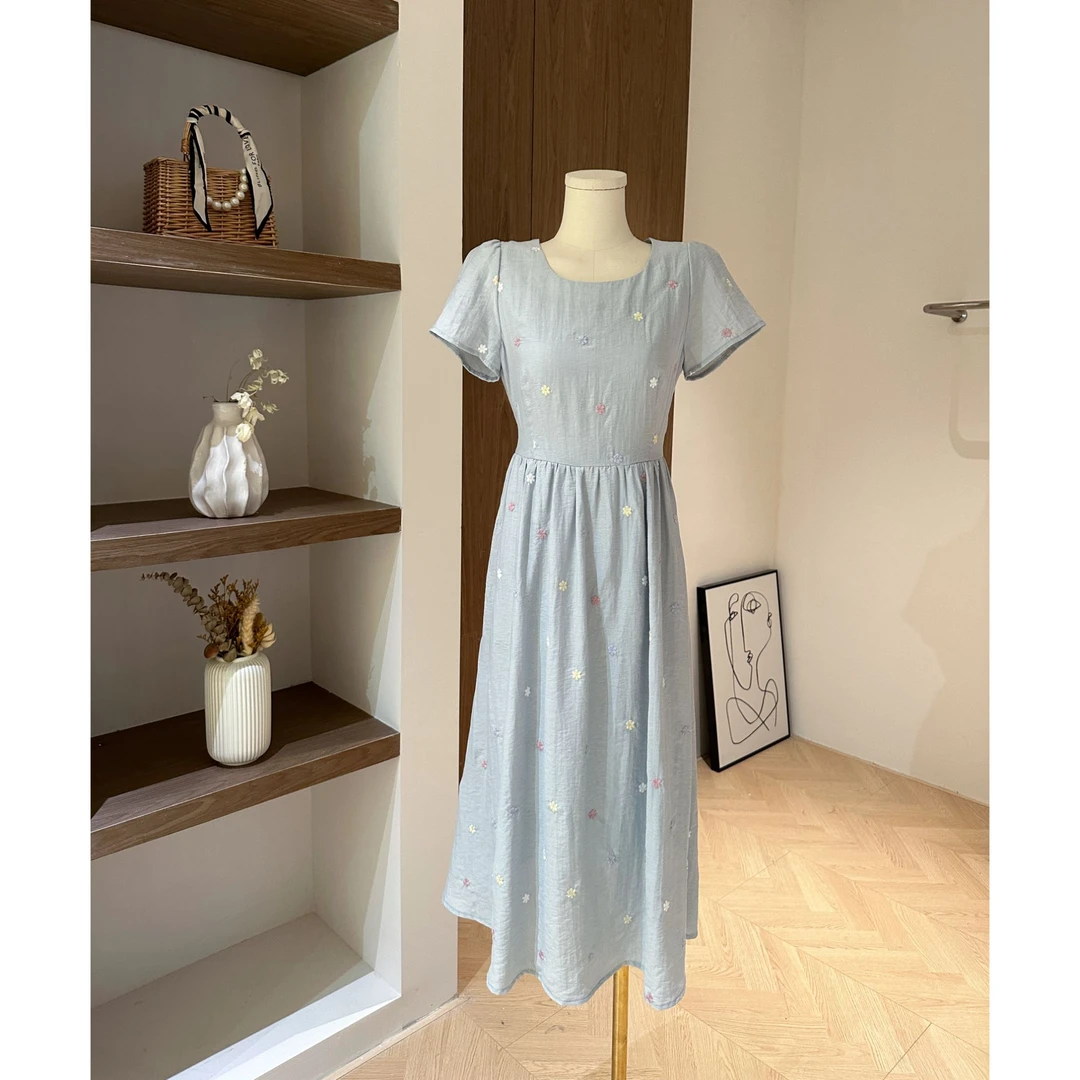 【蓝色怦然心动】刺绣小花连衣裙2581