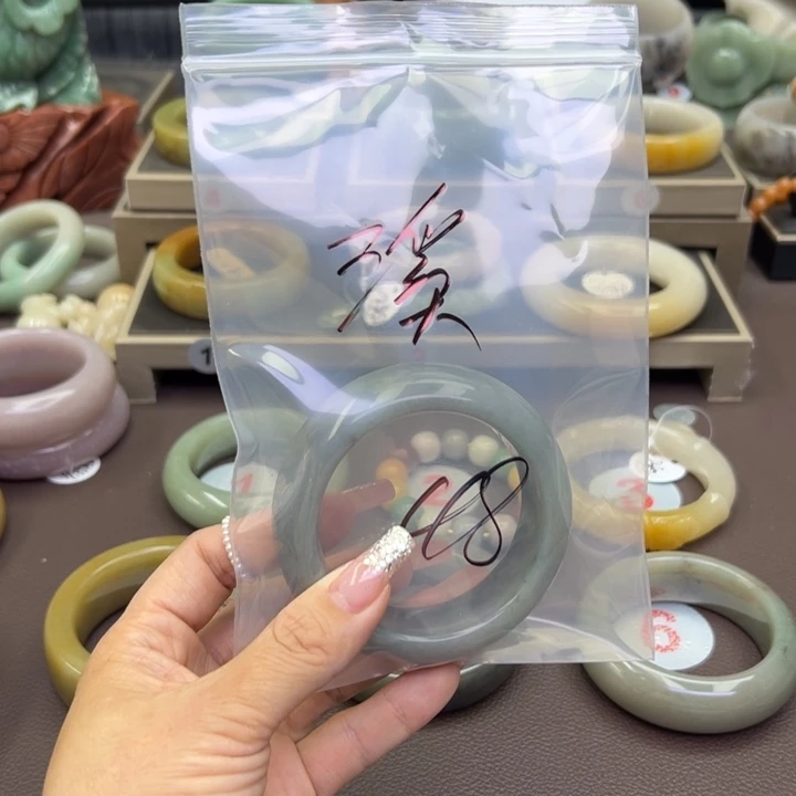 石英质玉手镯未镶嵌溪