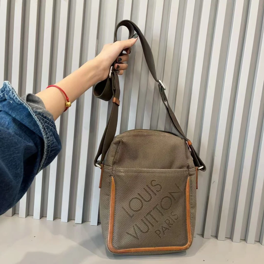 90新 LV 兔兔奢G专属/LV相机斜挎包/241009007