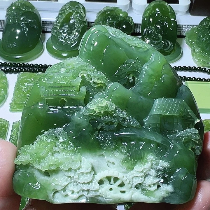 仝***蛇纹石玉未镶嵌摆件