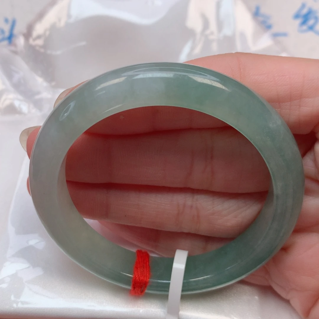 翡翠手镯未镶嵌51圈