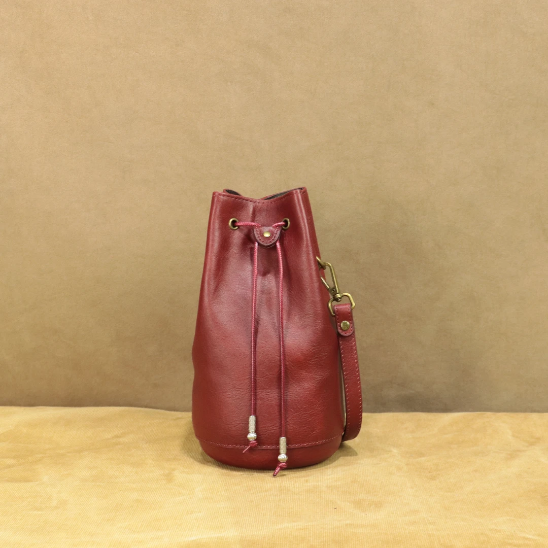 头层植鞣牛皮真皮女士简约复古水桶大号福袋钱袋子包包