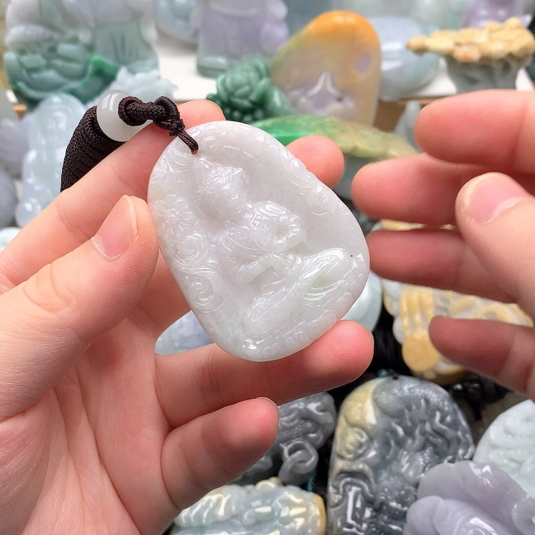 吊坠(不含链)未镶嵌翡翠