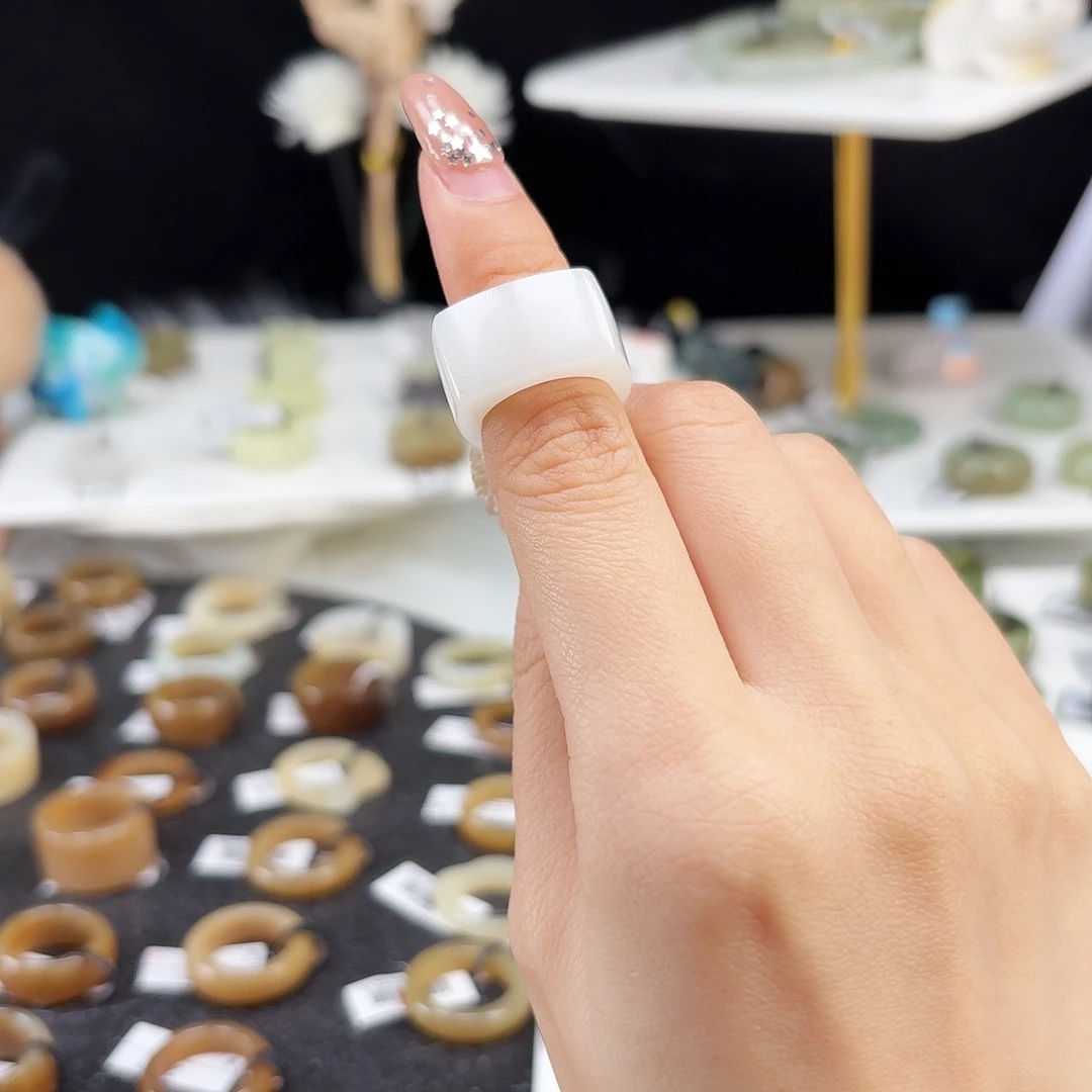 和田玉未镶嵌戒指P29俄白马鞍15.3不退换