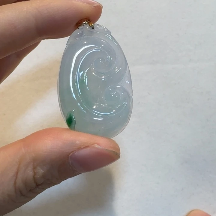 翡翠18K金镶嵌颈饰如意
