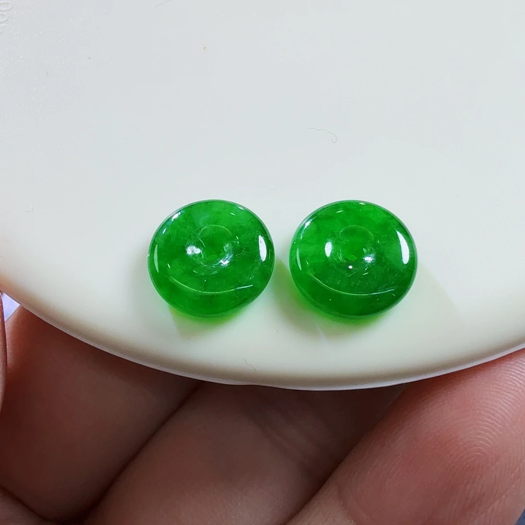 翡翠未镶嵌颈饰裸石