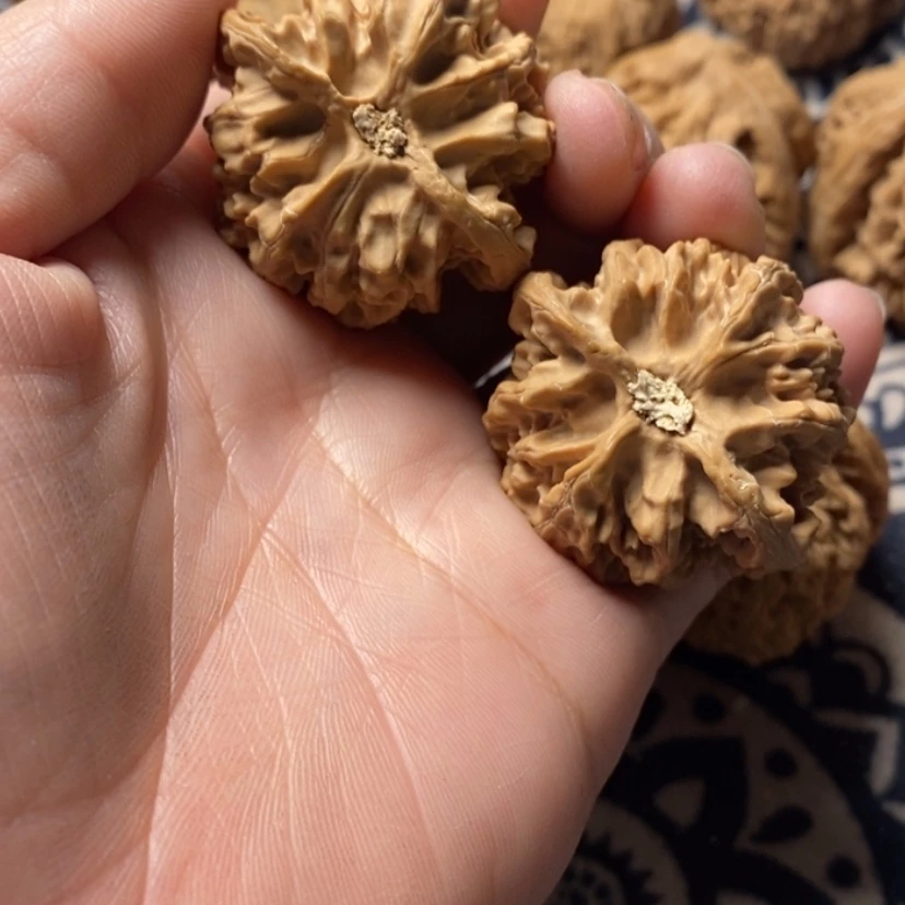 【闪购商品】文玩核桃吊坠玉苹果