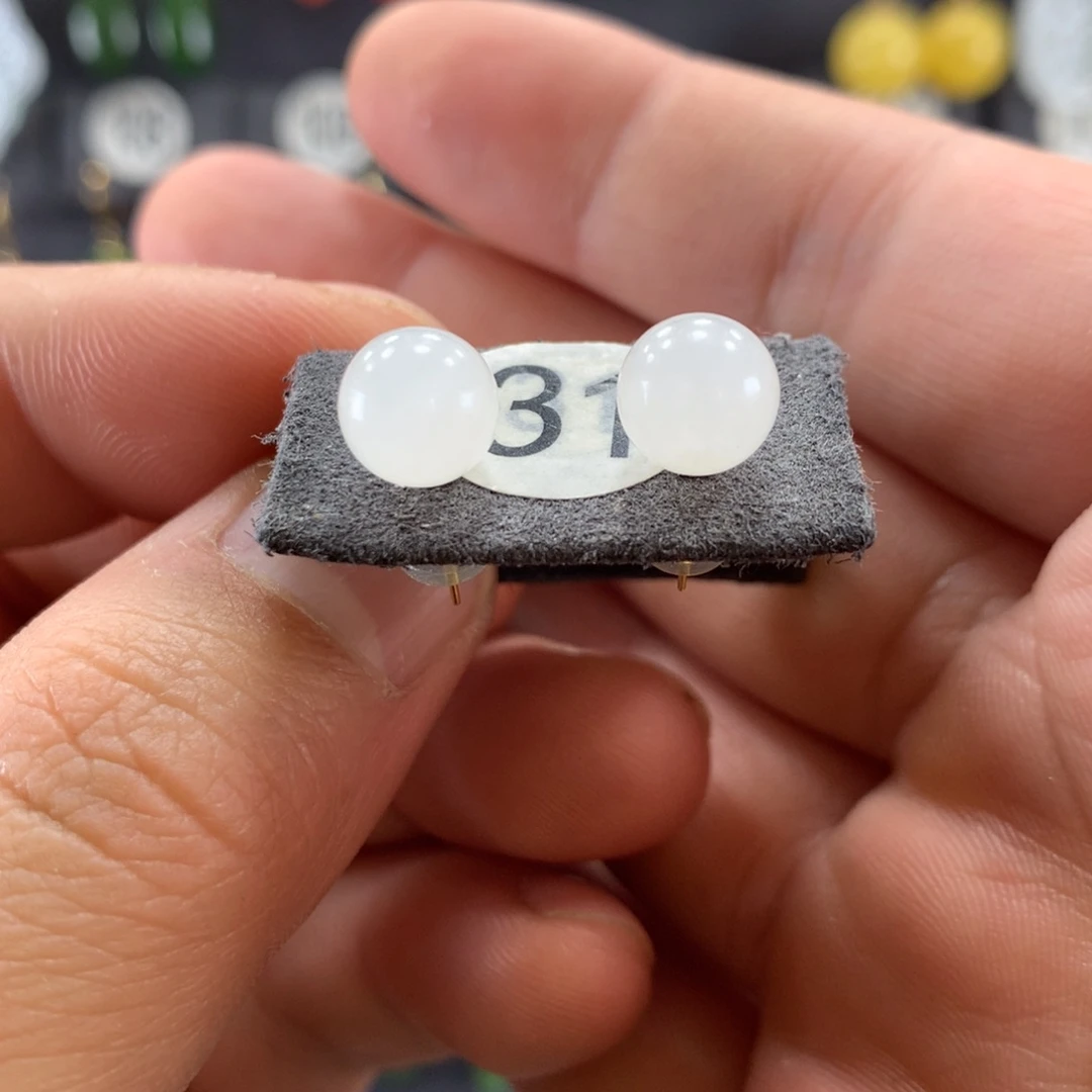 和田玉18K金镶嵌耳饰