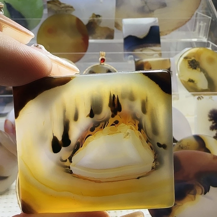 玛瑙/玉髓未镶嵌珠宝奇石