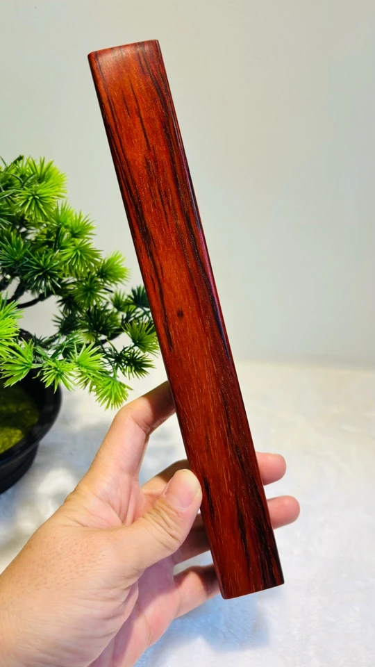 紫檀鱼鳞底金星料香筒