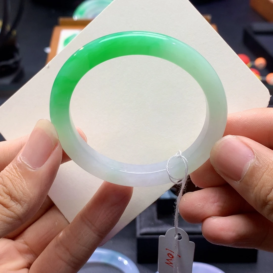 翡翠未镶嵌手镯贵妃52圈