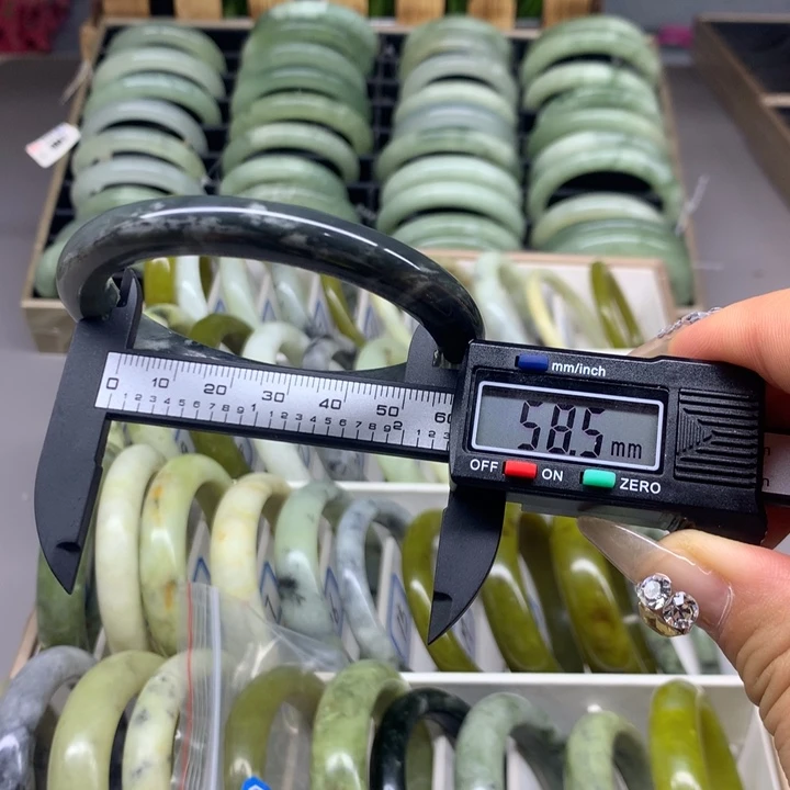 未镶嵌蛇纹石玉手镯23