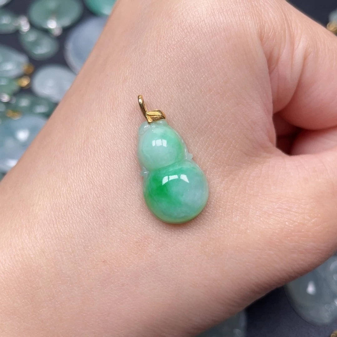 翡翠颈饰18K金镶嵌翡翠