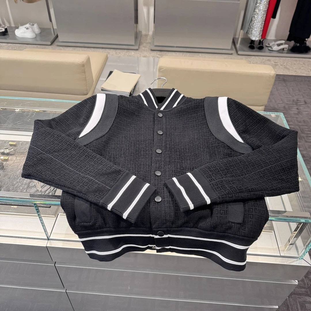 全新未使用 Givenchy/纪梵希 男士满logo外套