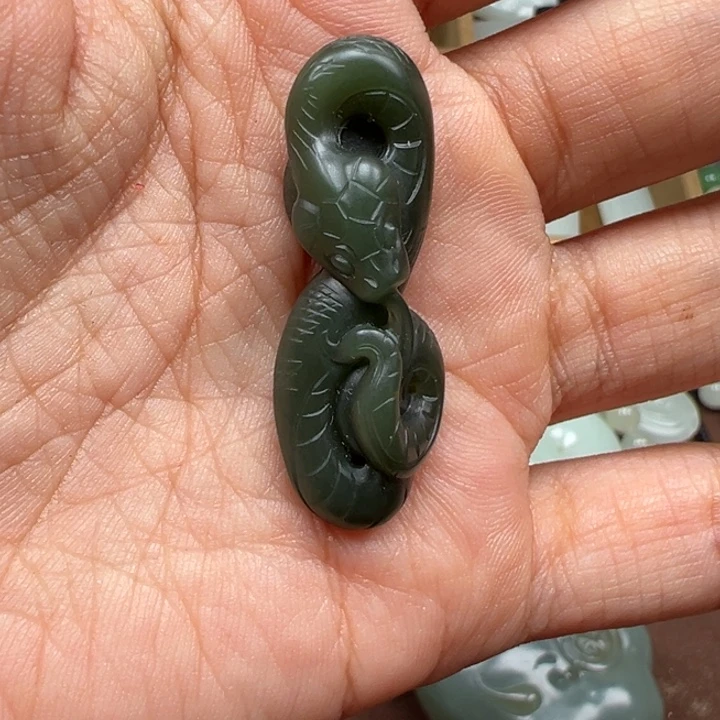颈饰未镶嵌和田玉青玉蛇