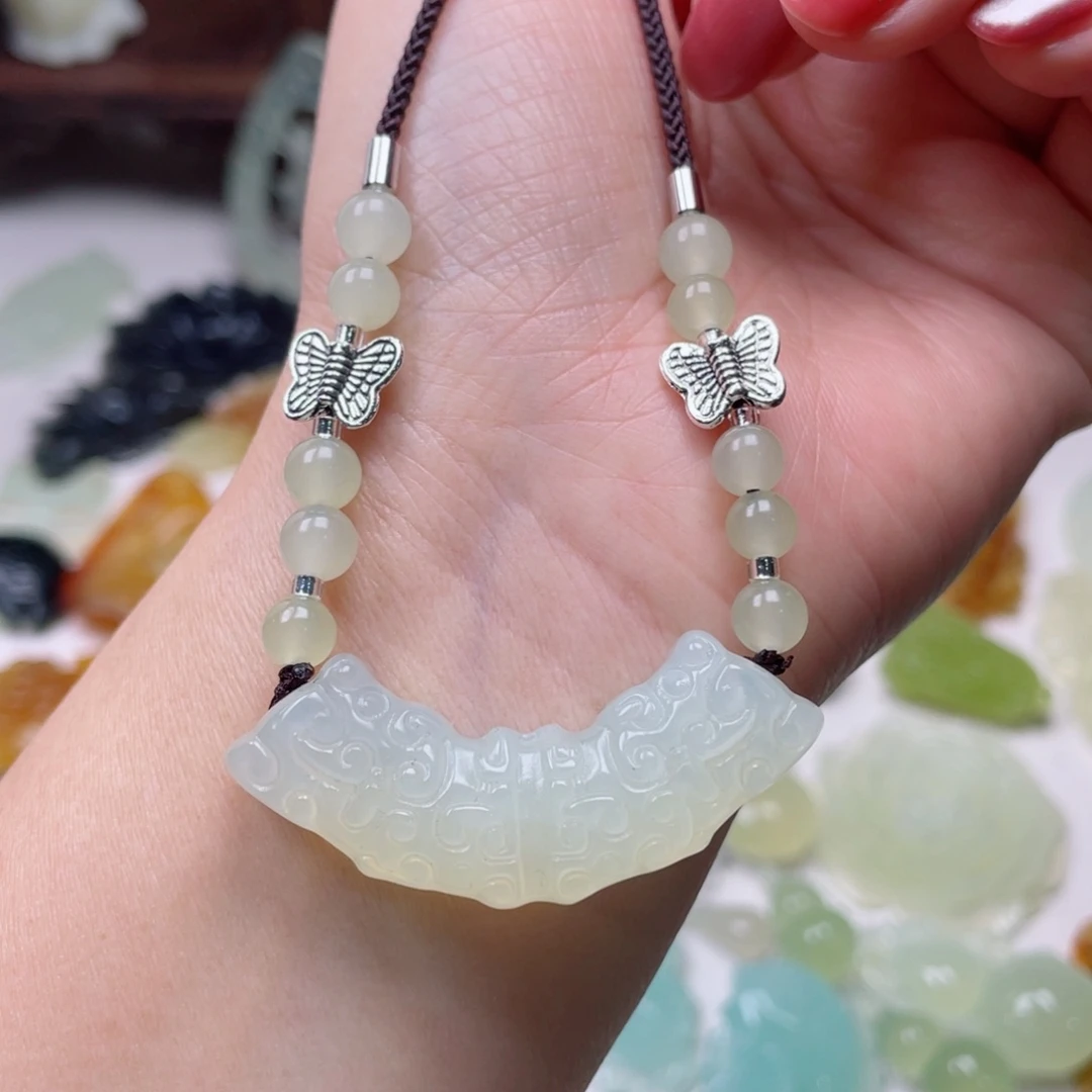 蛇纹石玉颈饰未镶嵌