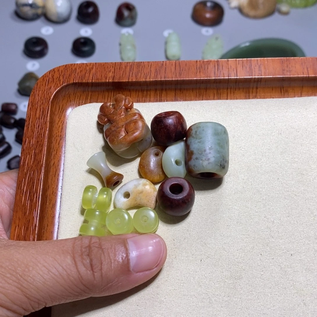 岫岩河磨玉（透闪石质玉）未镶嵌颈饰桑*果