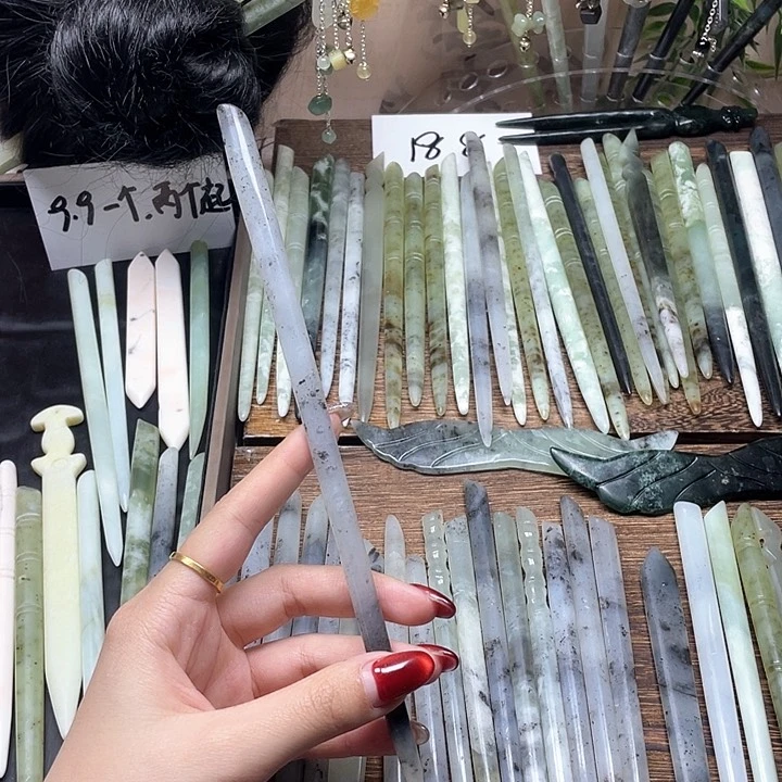 蛇纹石玉发饰合金云*