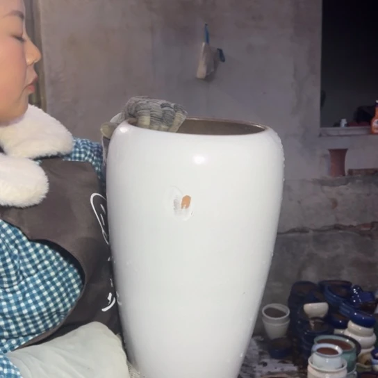 红陶口18高39瑕疵