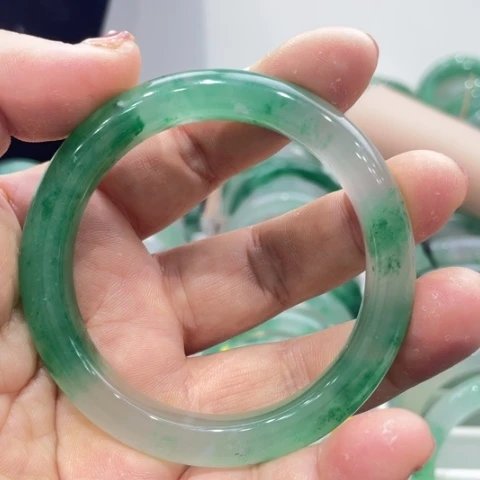 石英质玉手镯未镶嵌【****涛