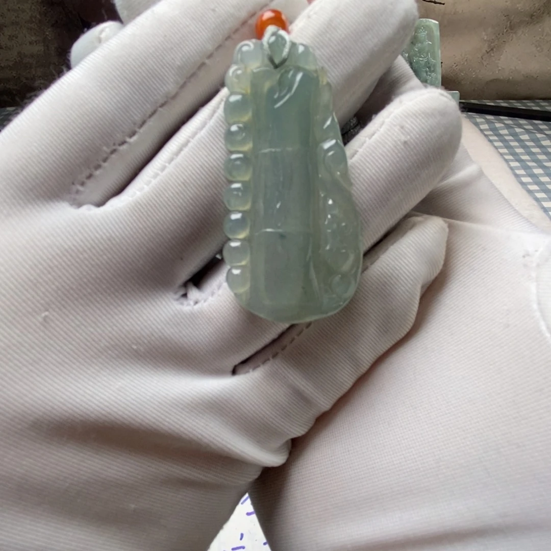 翡翠颈饰未镶嵌天然