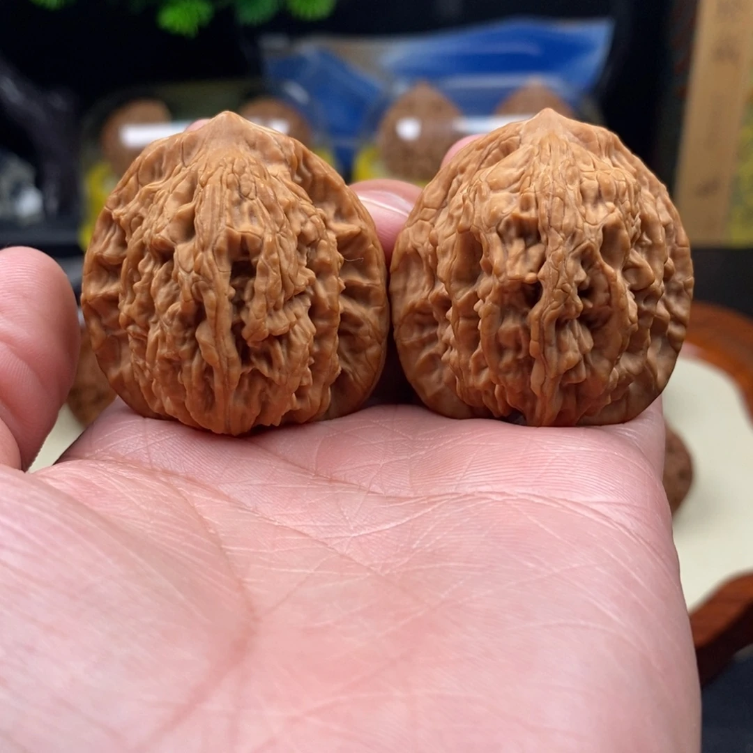 文玩核桃把件麦穗虎头40