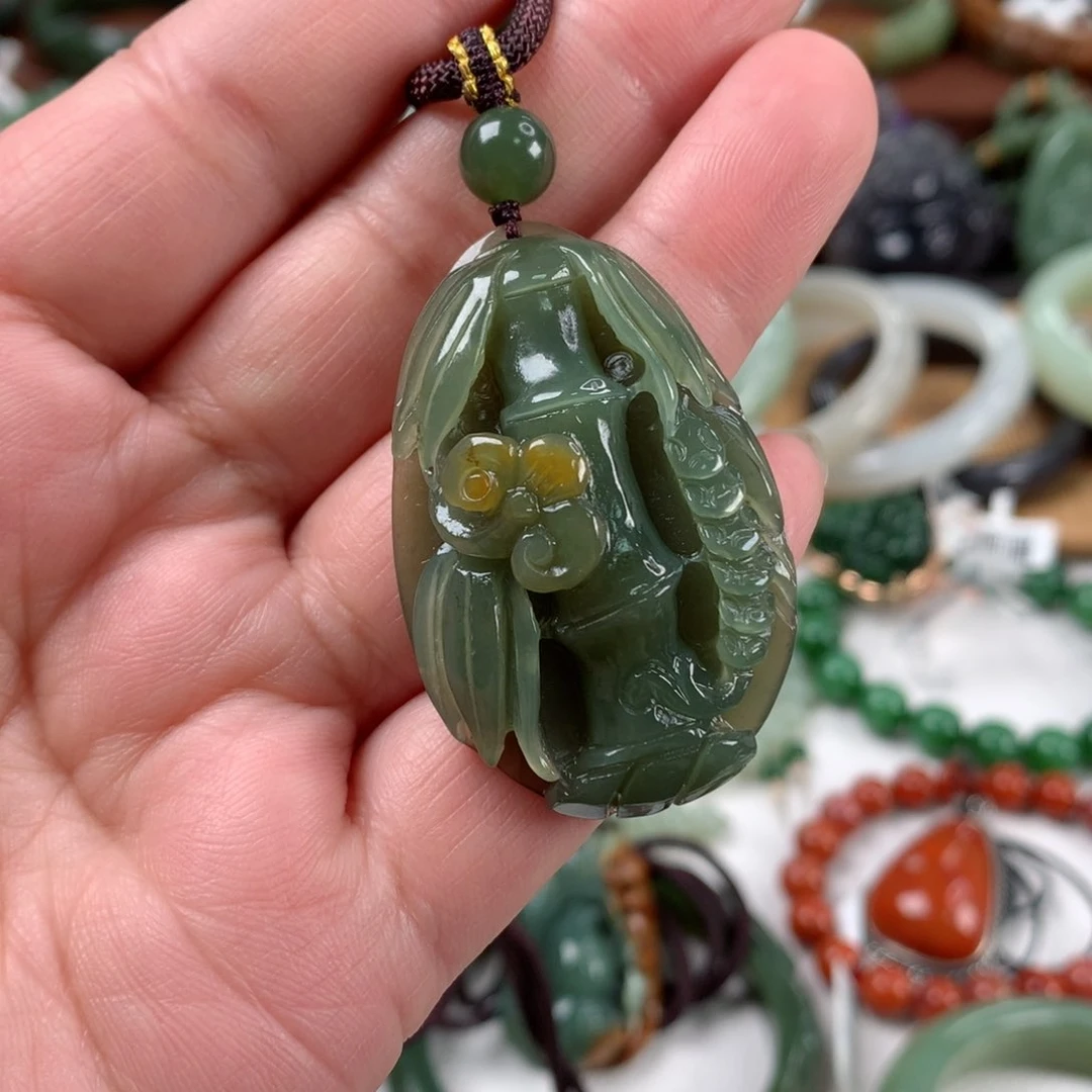 和田玉颈饰未镶嵌