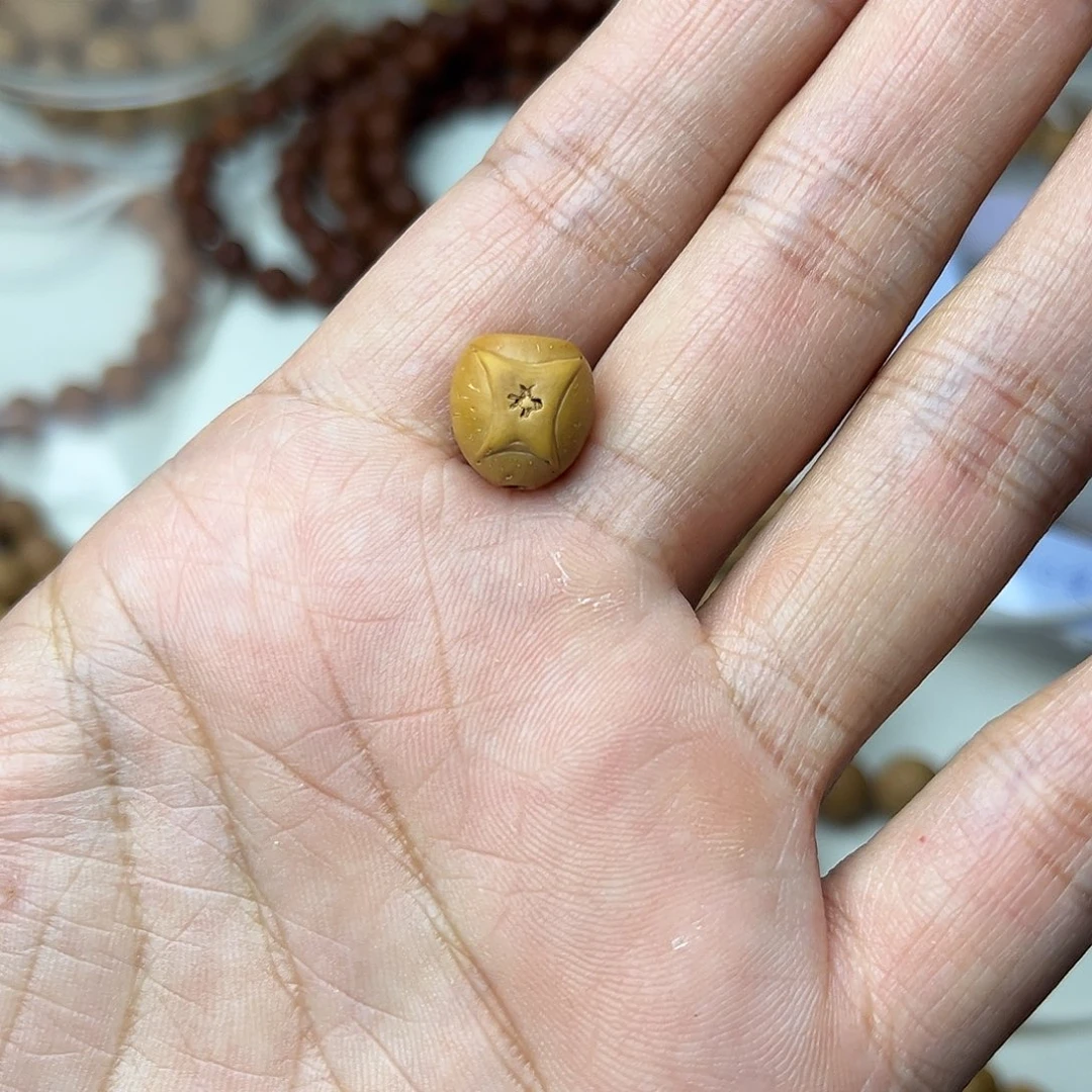 凤眼菩提手串承****树麒麟塔