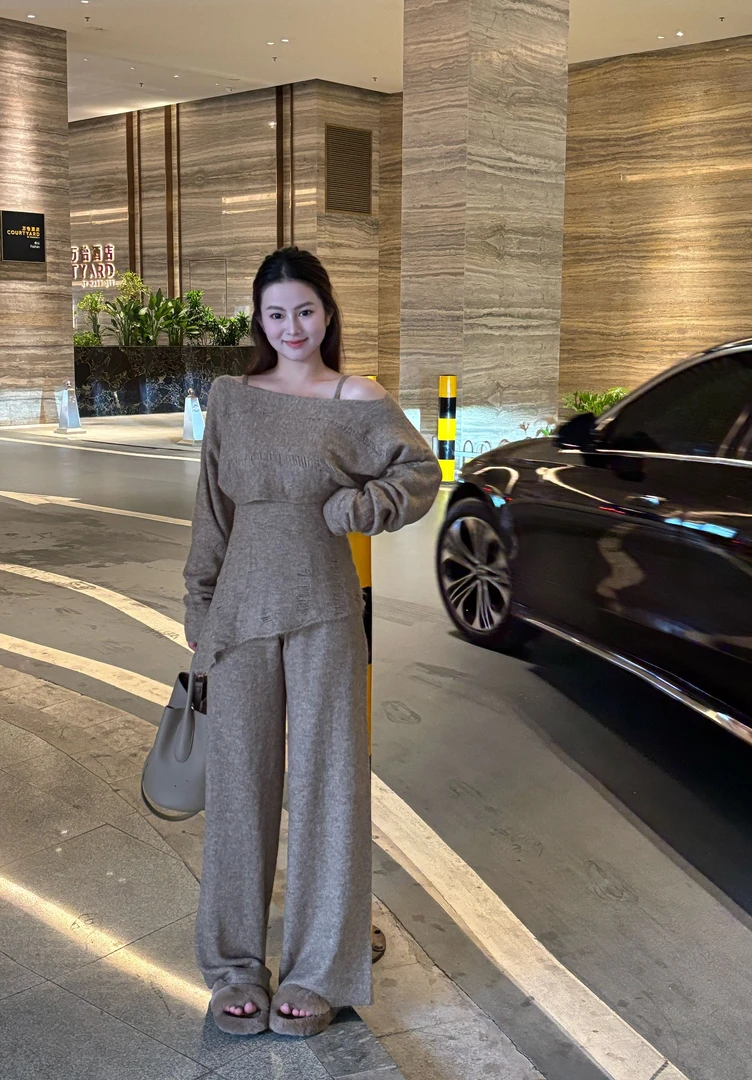 高级气质感针织毛衣套装2025秋冬新款时尚休闲显瘦纯欲极简慵懒