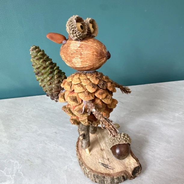 小松鼠手工DIY制作，松果核桃手工设计创意摆件车载装饰可爱动物