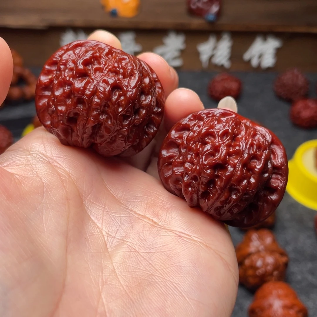 文玩核桃吊坠文玩核桃 手把件 血麒麟 40