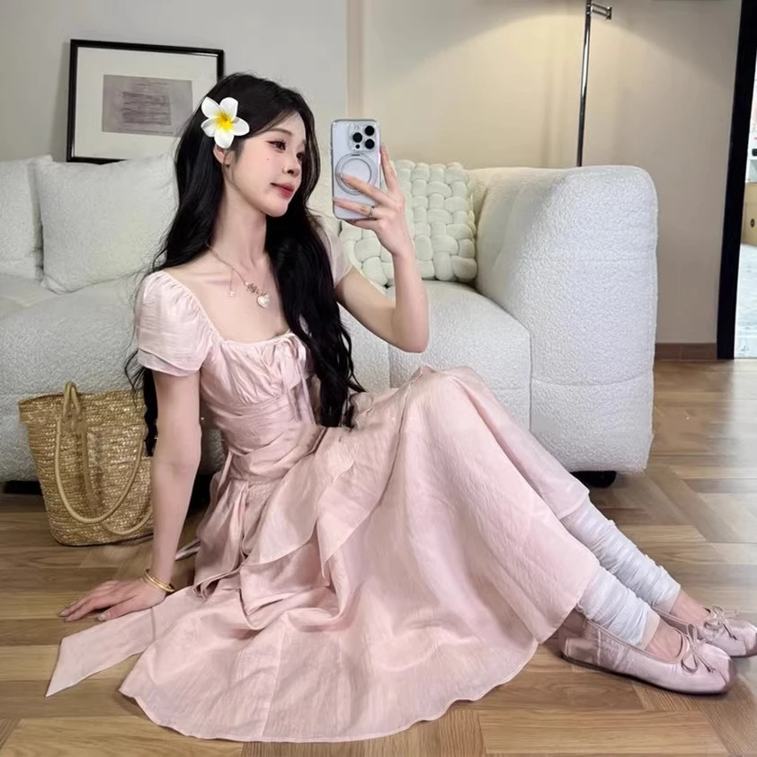 【蜜桃白茶】高级感法式不规则粉色连衣裙女收腰显瘦绝美裙子