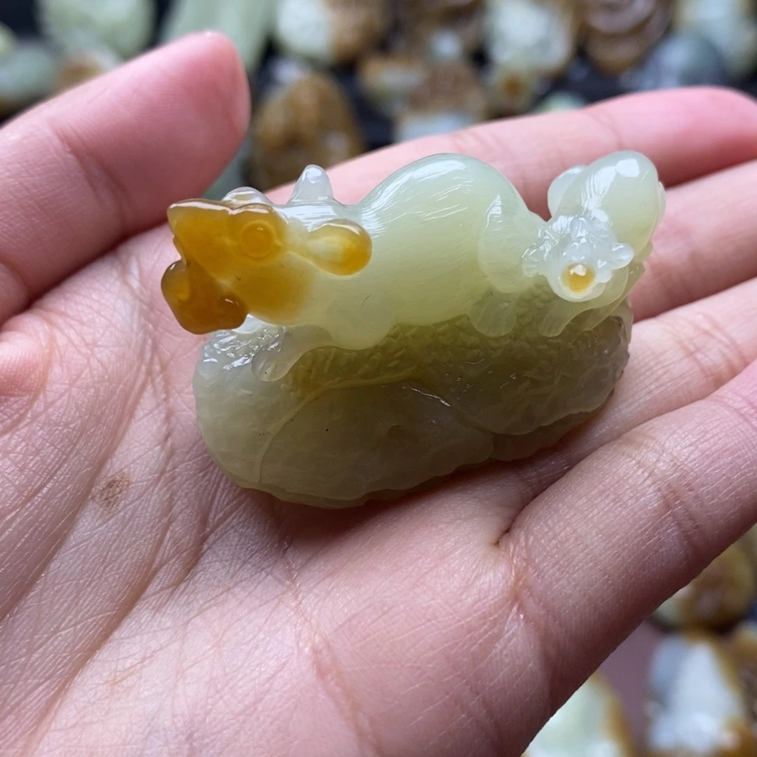 吊坠(不含链)未镶嵌和田玉（糖玉）
