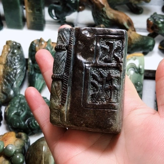岫岩河磨玉(透闪石质玉)把件未镶嵌张*诚