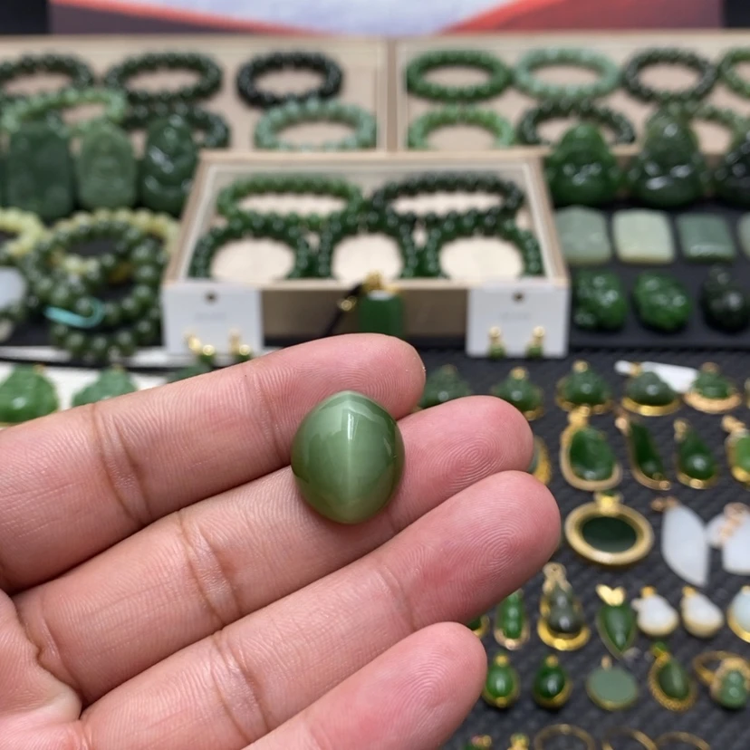 【闪购商品】和田玉（碧玉）未镶嵌颈饰云****、