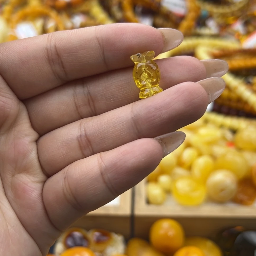 琥珀珠宝奇石未镶嵌