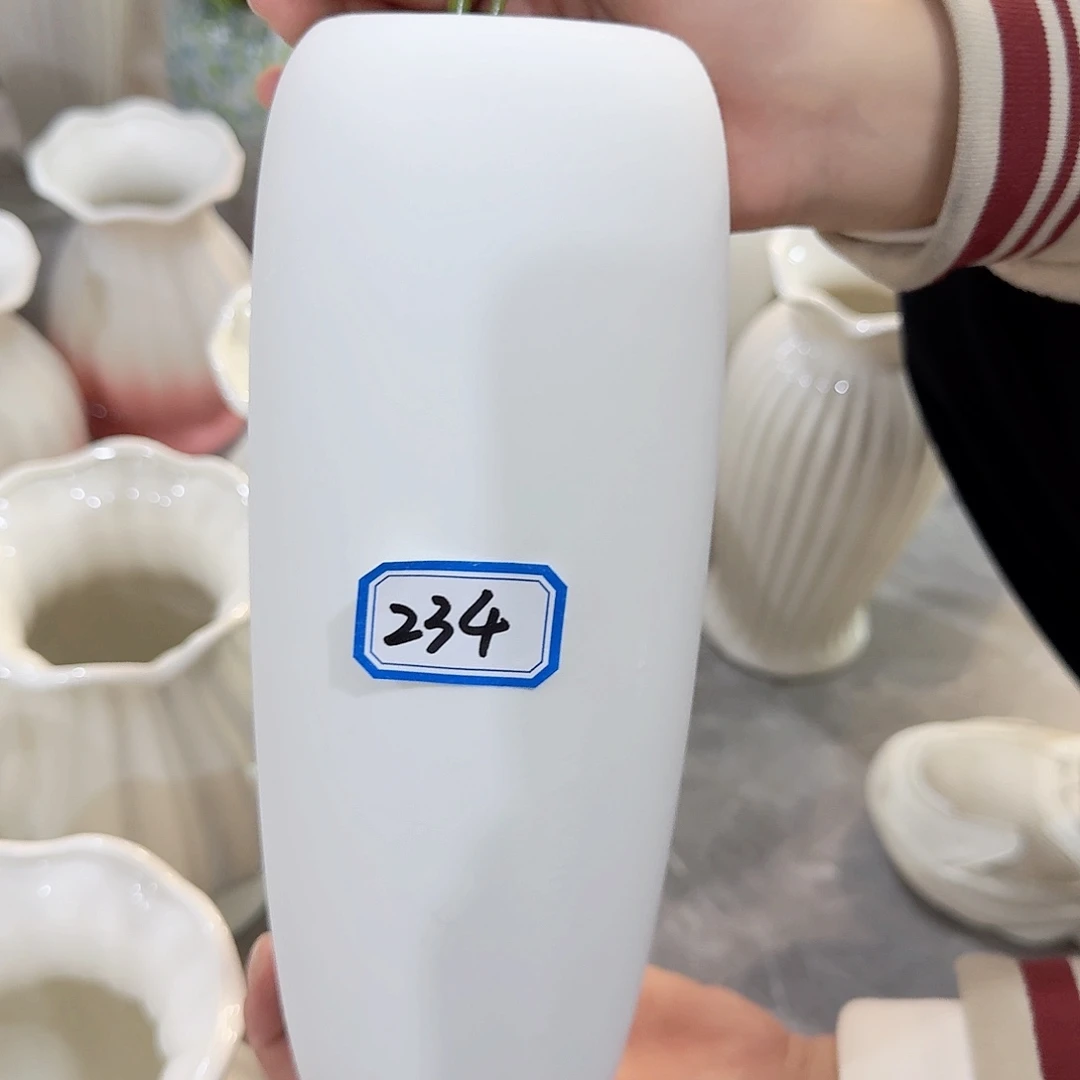 瓶234号磨砂陶瓷高24厘米微瑕一个