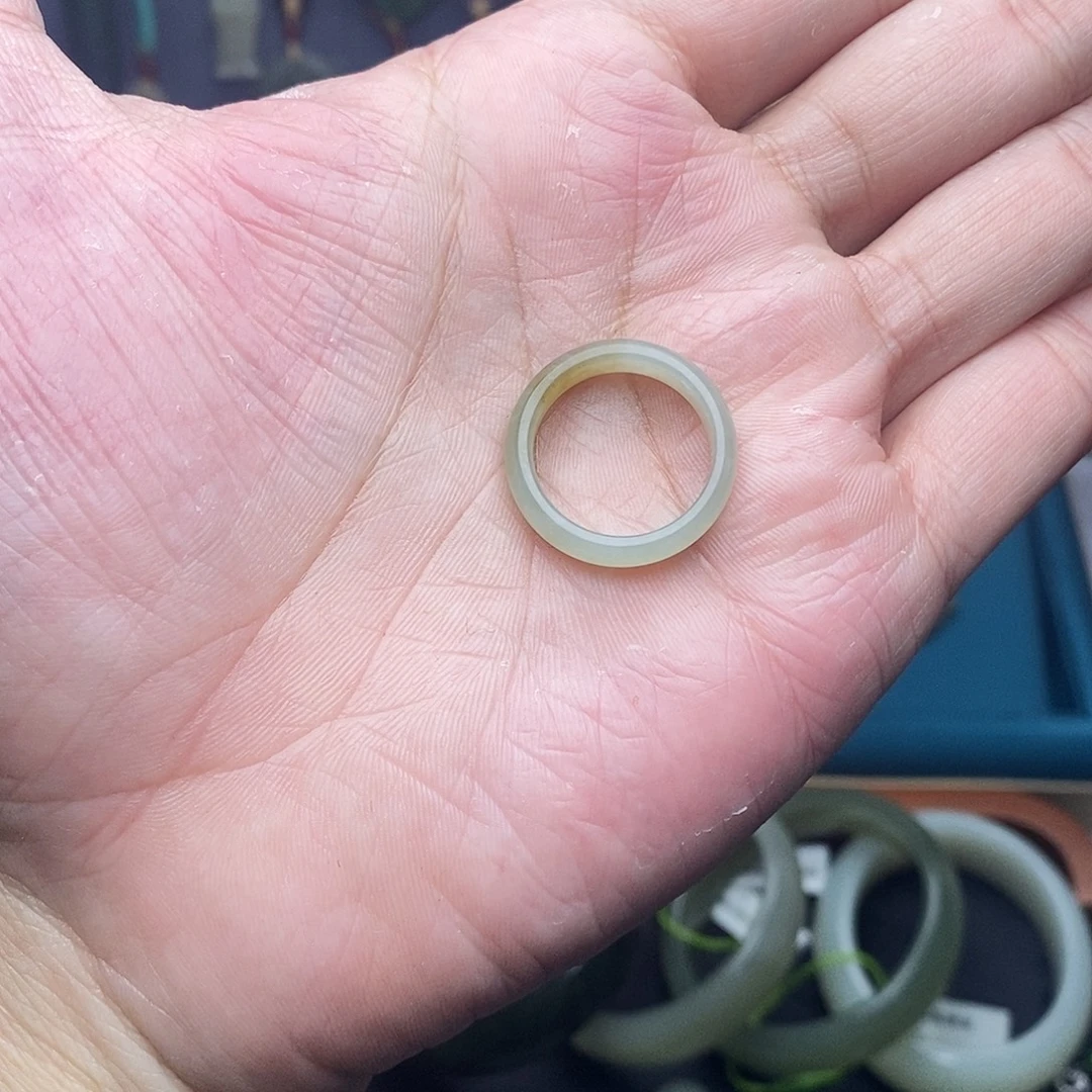 和田玉未镶嵌颈饰圈口18.3