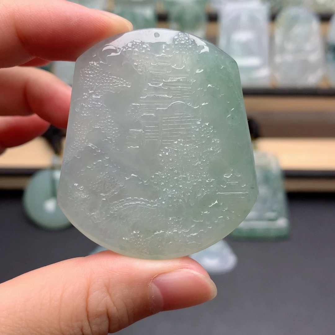 颈饰未镶嵌翡翠山水牌
