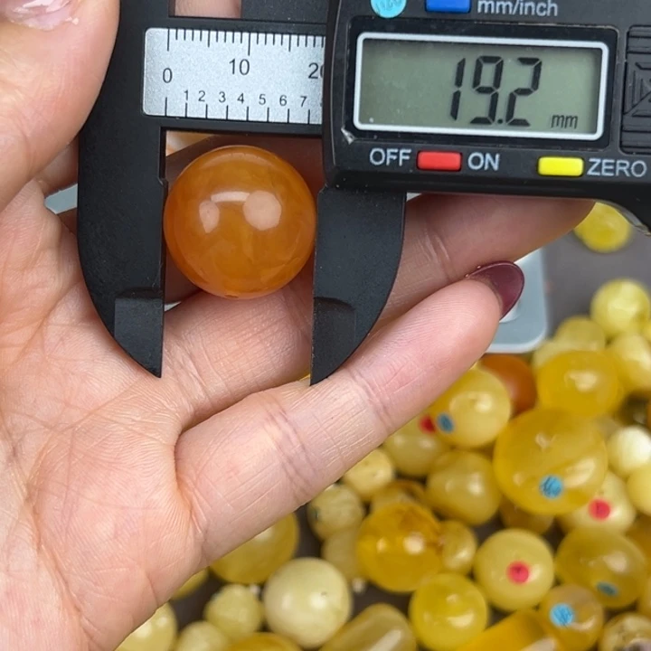 琥珀裸石未镶嵌微瑕76