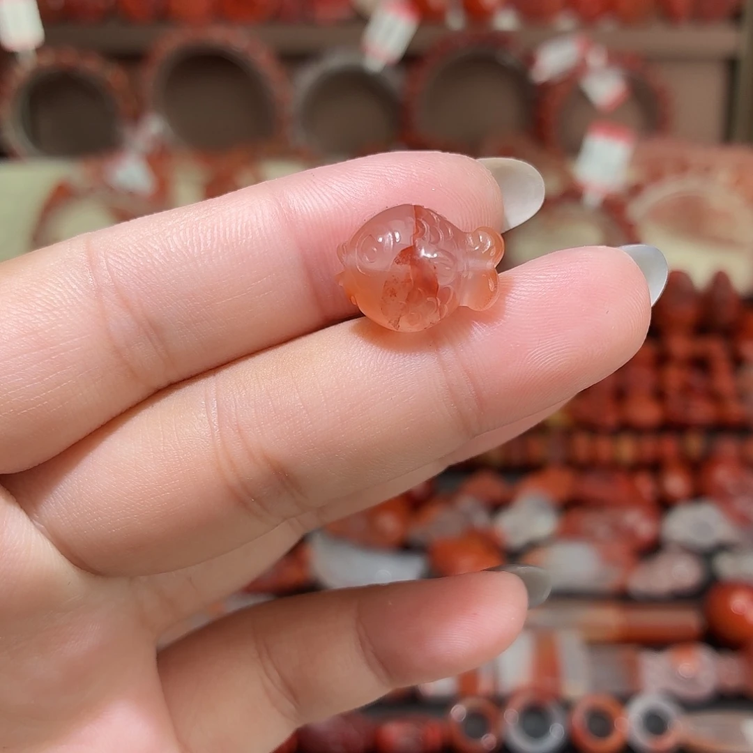 南红玛瑙未镶嵌颈饰通孔嘟嘟鱼