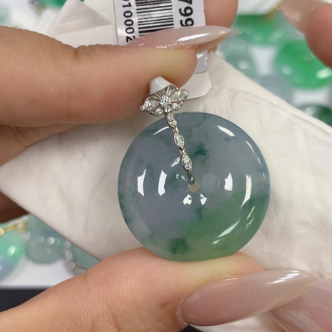 颈饰18K金镶嵌翡翠