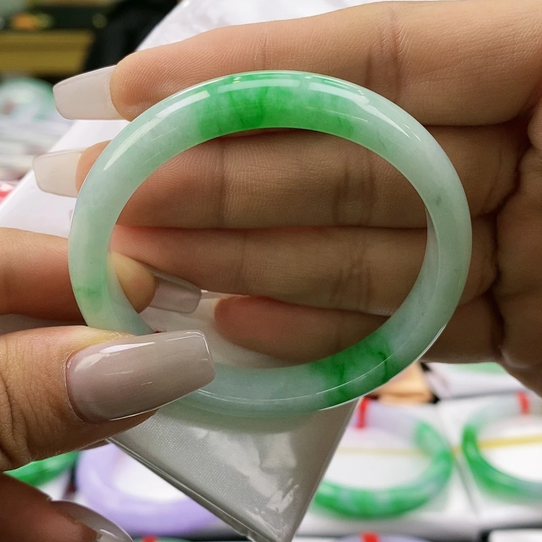 【闪购商品】未镶嵌手镯翡翠